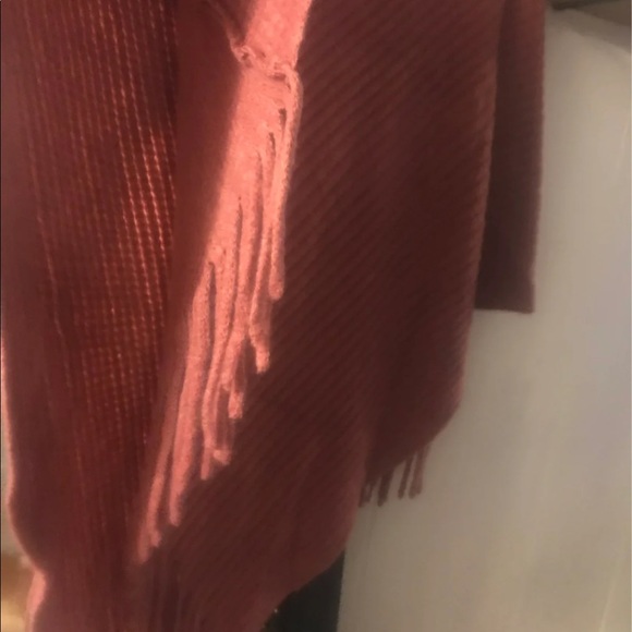 Pretty Mauve Fringe Poncho + Matching Scrunchies - Picture 11 of 12
